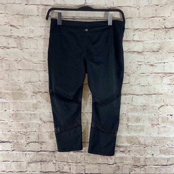 Active Capri black mesh insert leggings size large - Picture 4 of 8